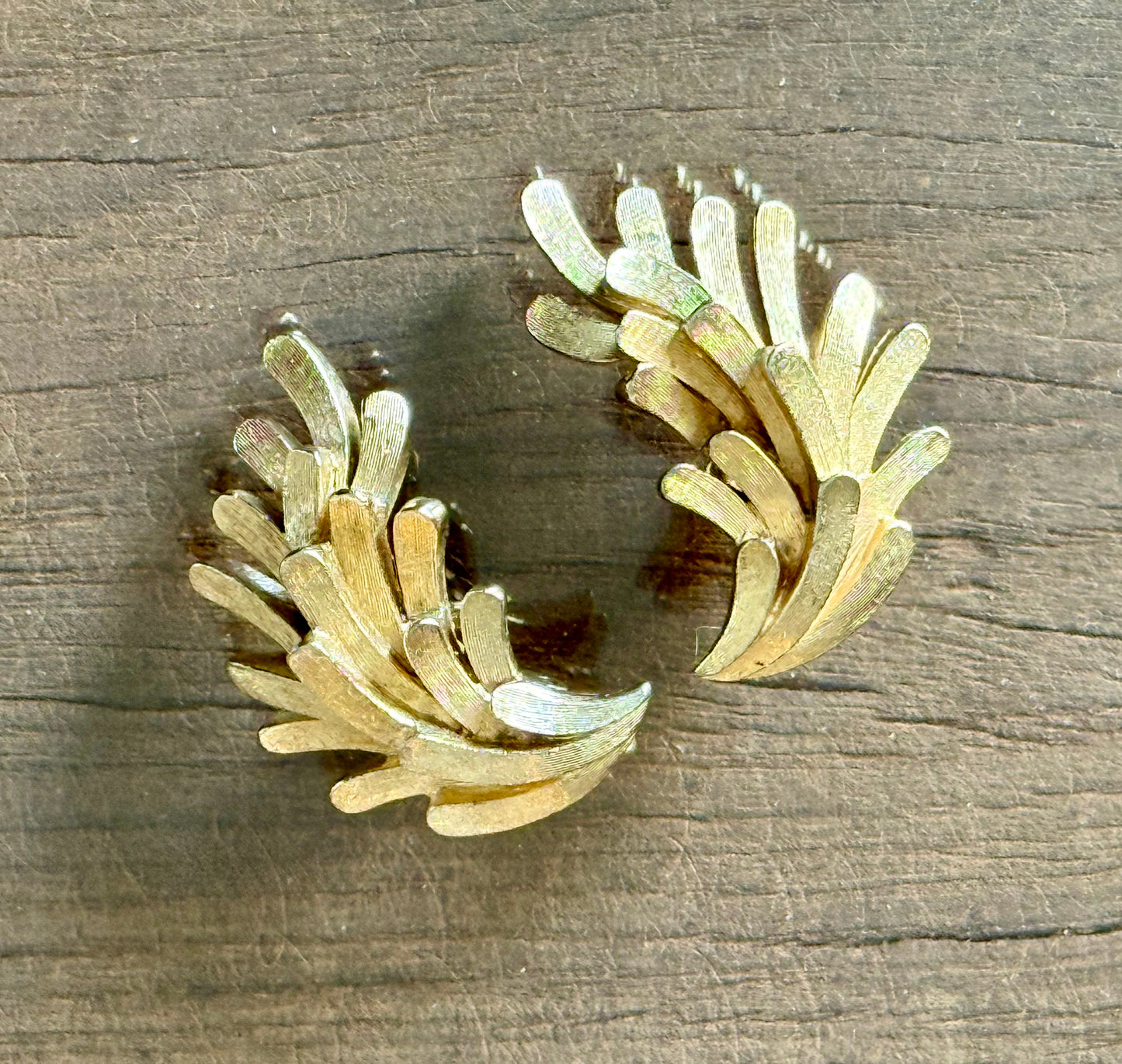 Trifari Gold Tone Feather-Like Clip On Vintage Earrings - Signed