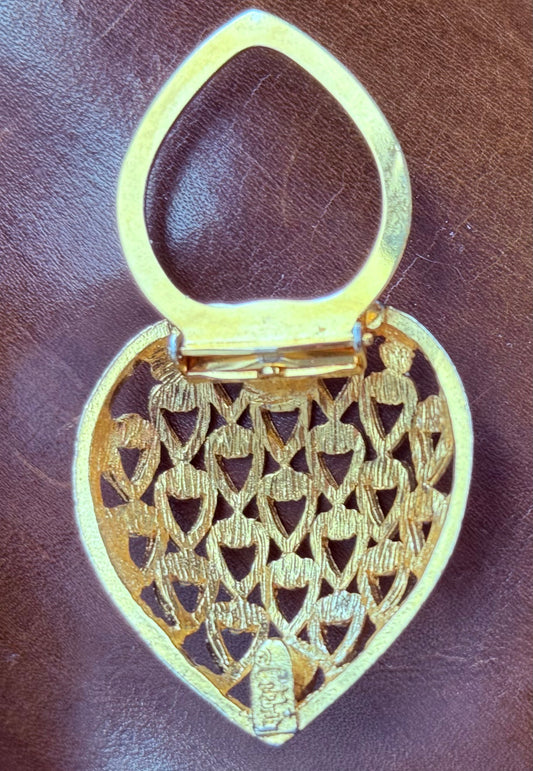 CELEBRITY Signed Heart-Shaped Gold Tone Scarf Clip