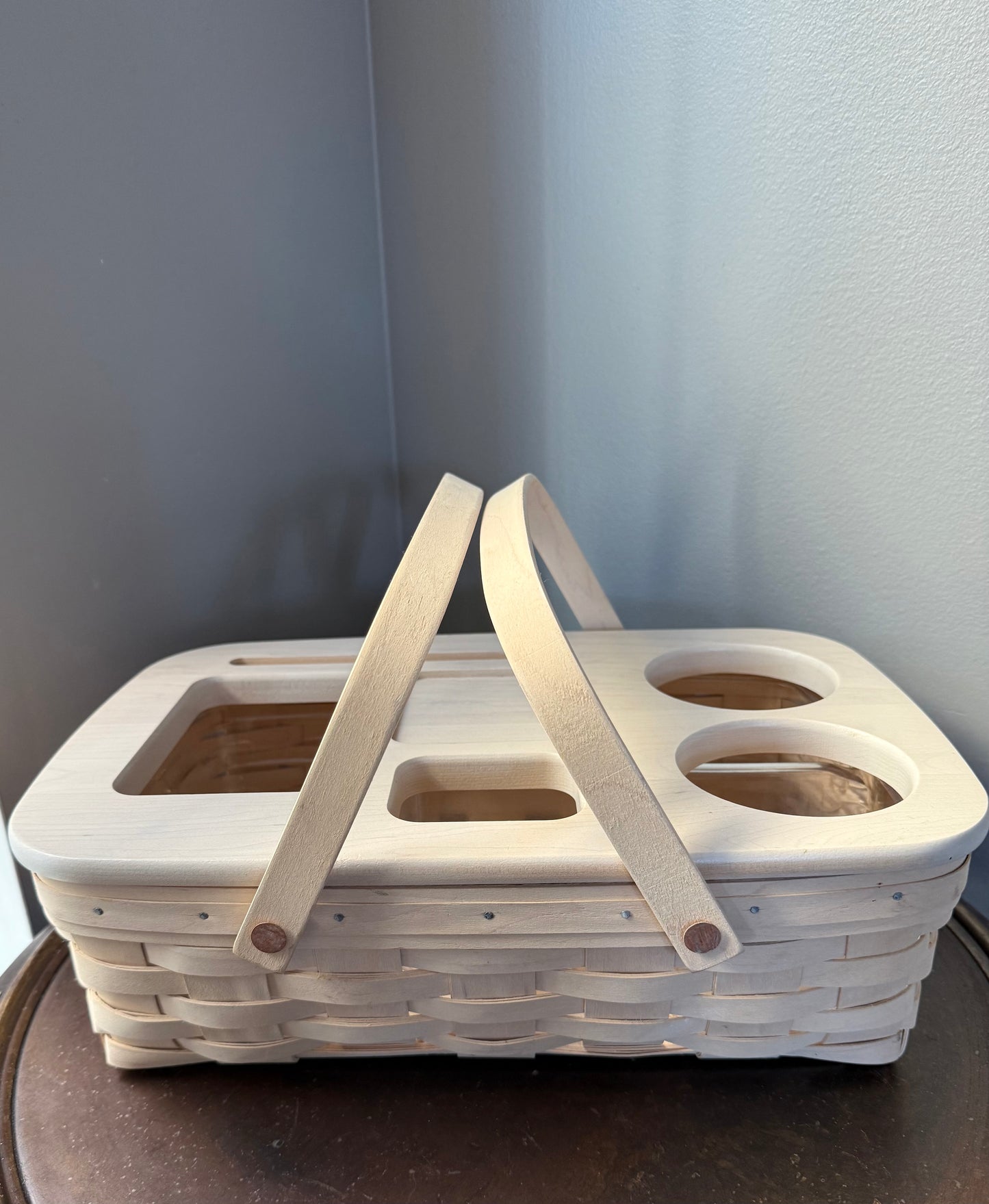 Longaberger 2002 Gathering Basket with Plactic Insert and Wood-Carved Top