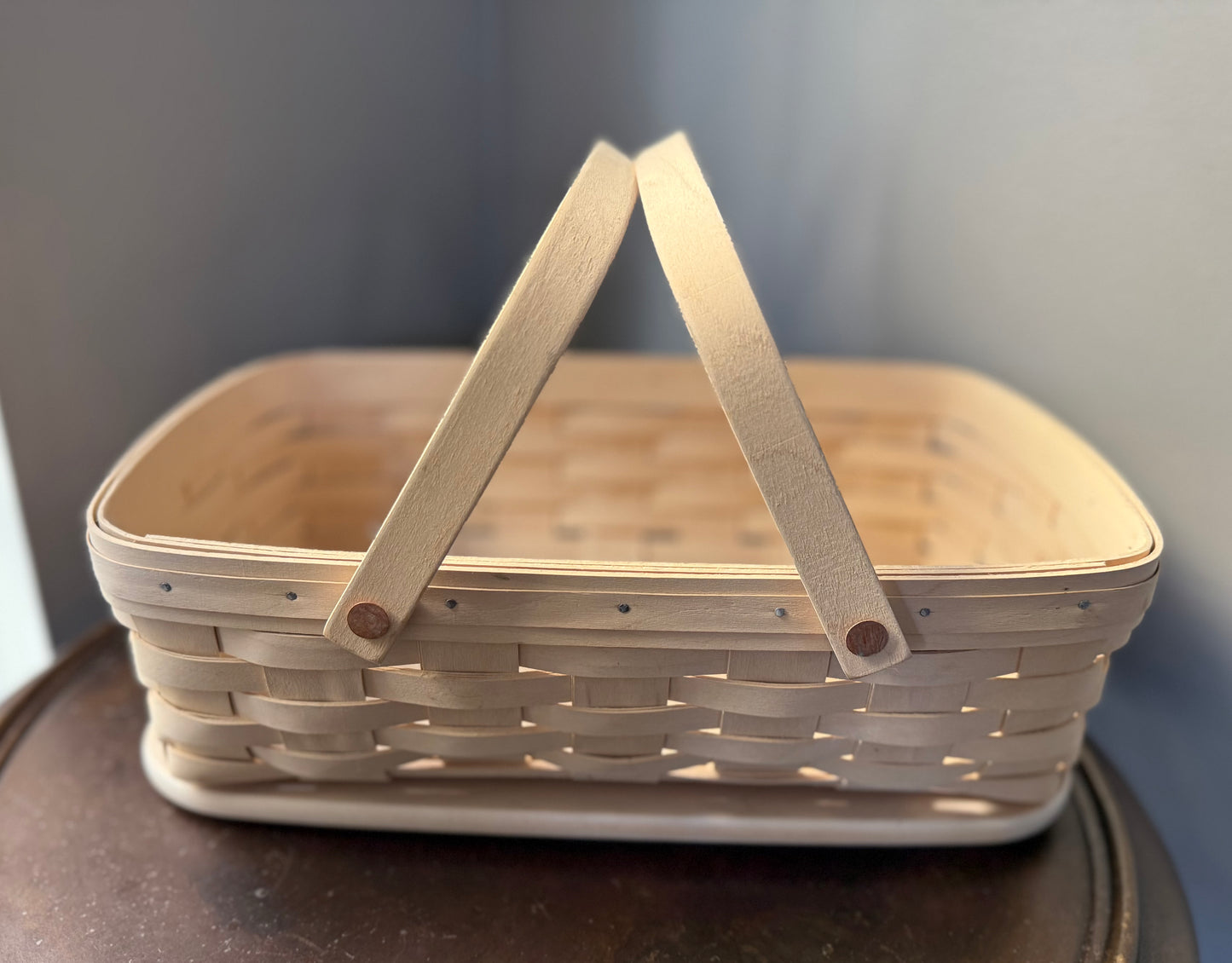 Longaberger 2002 Gathering Basket with Plactic Insert and Wood-Carved Top