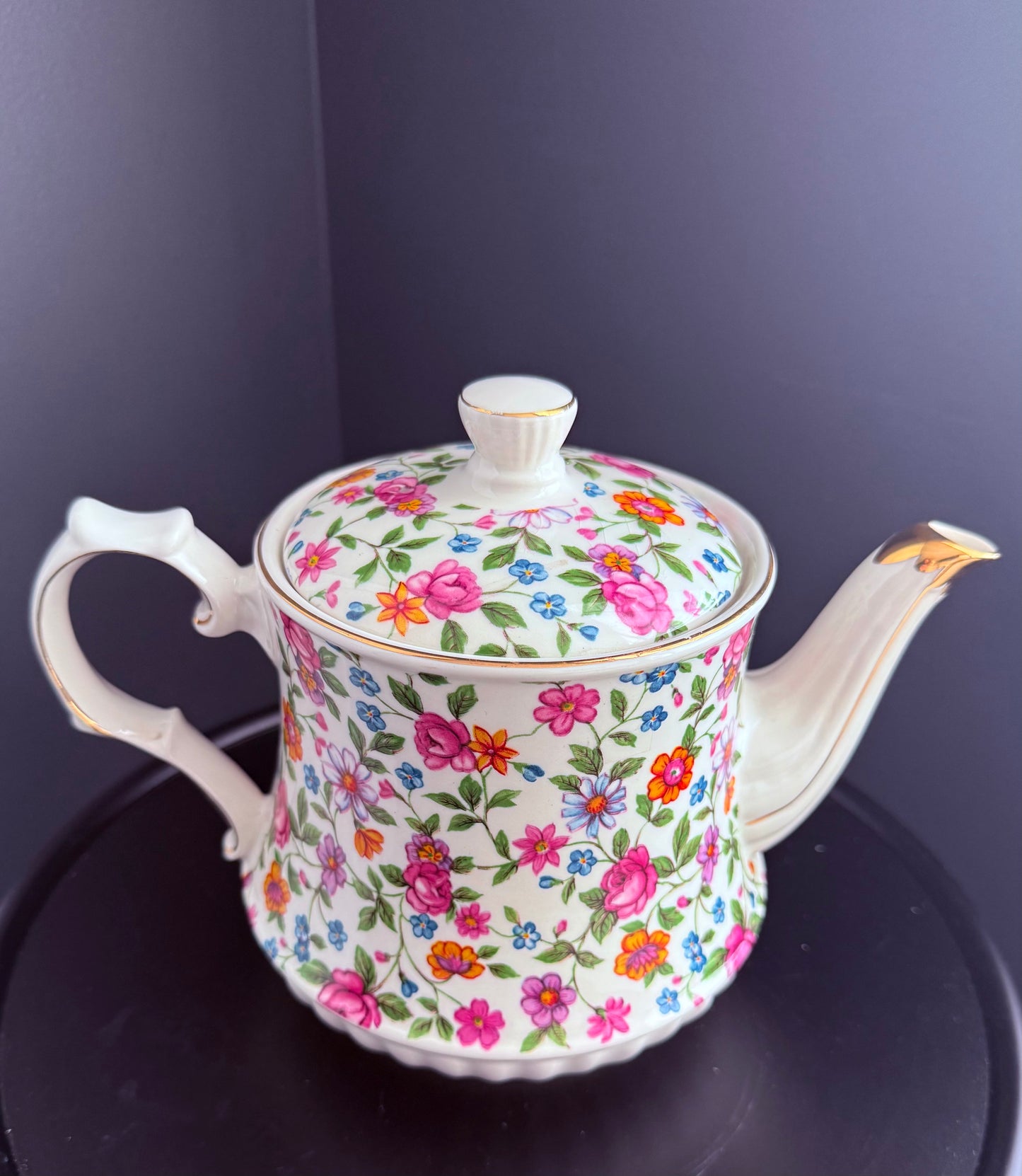 WINDSOR Vintage/Collectible Floral and Gold Teapot - Made in England