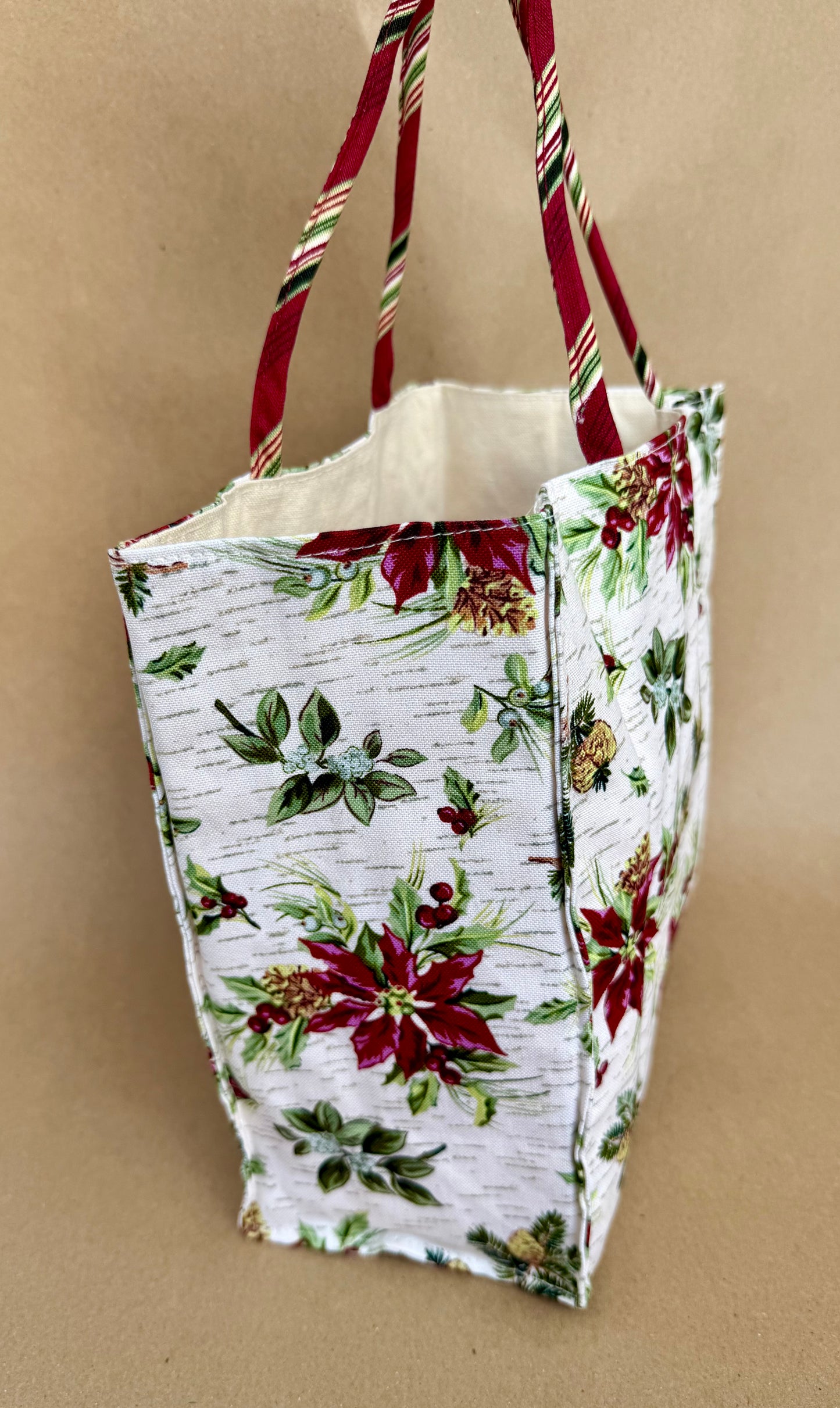Longaberger 2006 Holiday Fabric Tote Bag in Holiday Botanical Pattern