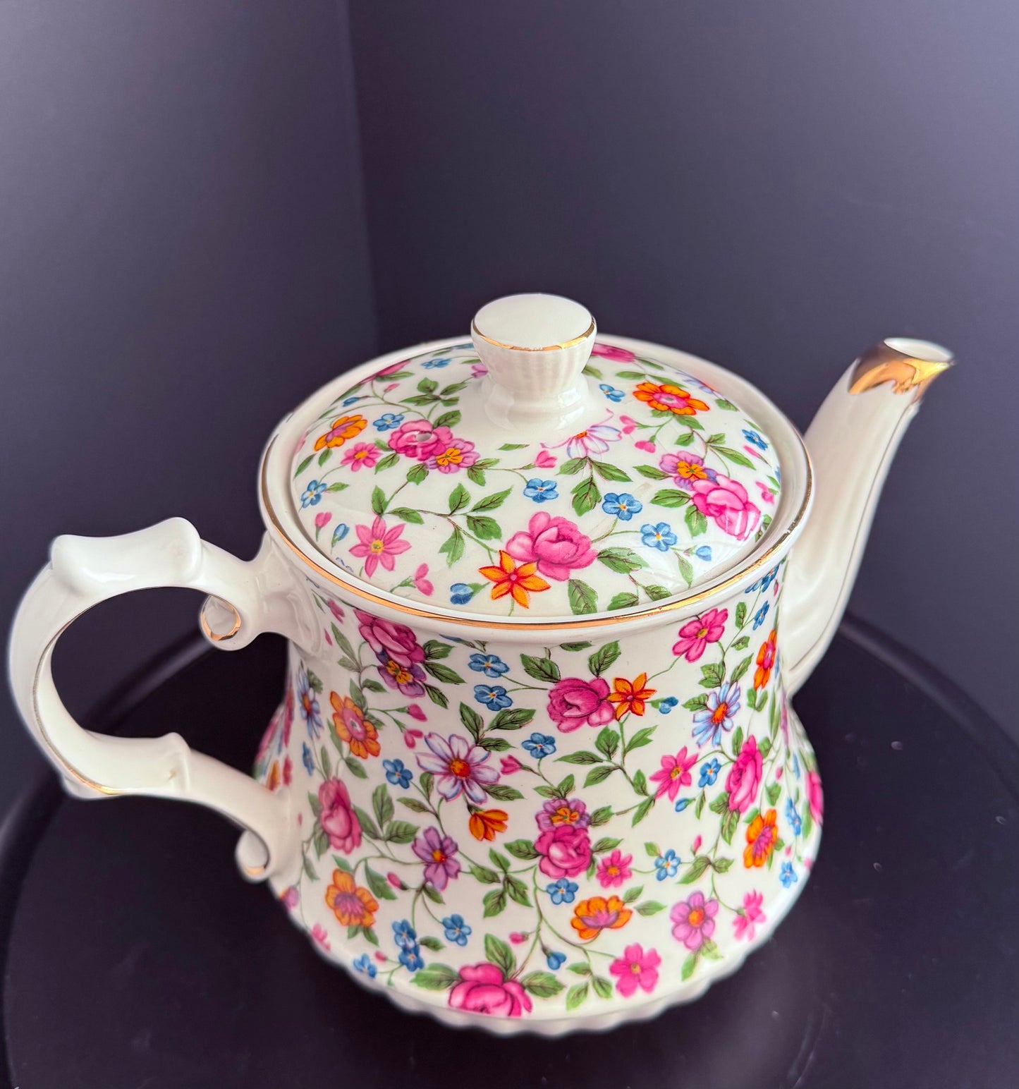 WINDSOR Vintage/Collectible Floral and Gold Teapot - Made in England