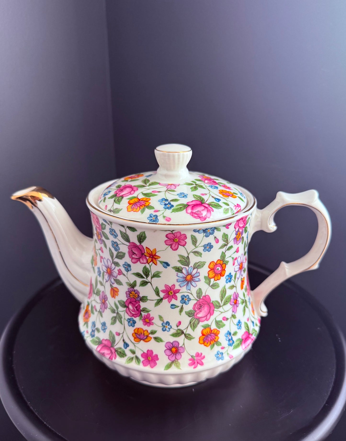 WINDSOR Vintage/Collectible Floral and Gold Teapot - Made in England