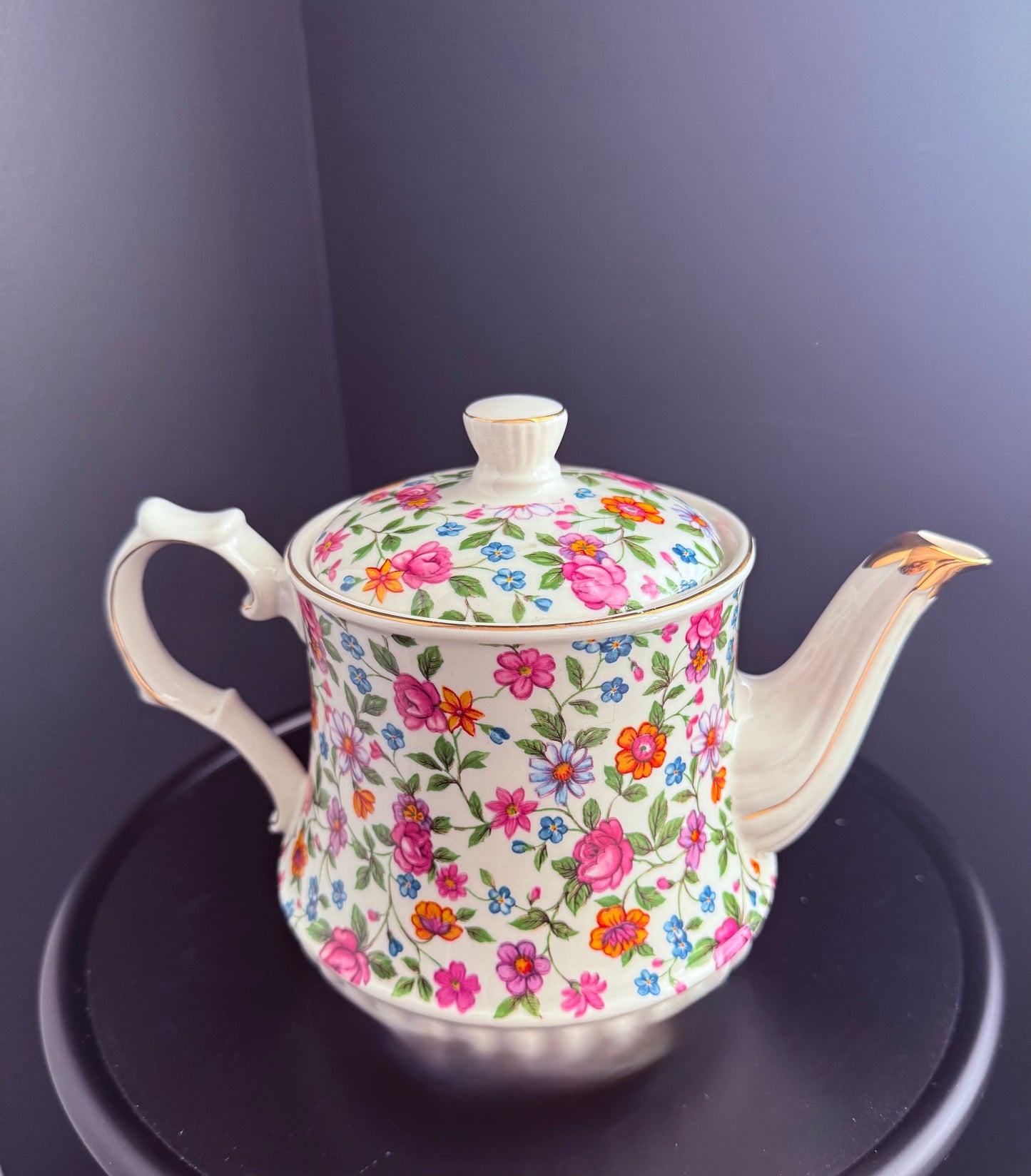 WINDSOR Vintage/Collectible Floral and Gold Teapot - Made in England