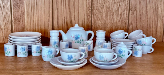 Vintage Strombecker Corp Children's Mid-20th Century Tea Set
